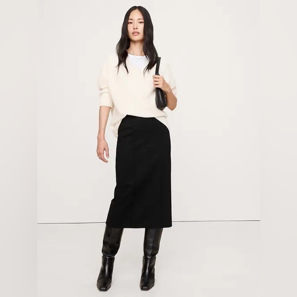NEW! BANANA REPUBLIC EVERYWHERE PONTE PENCIL SKIRT 🌅2️⃣
